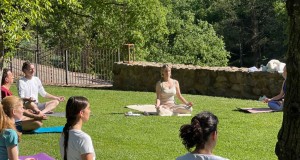 Experiencia Hatha Yoga en pareja a La Vella Farga